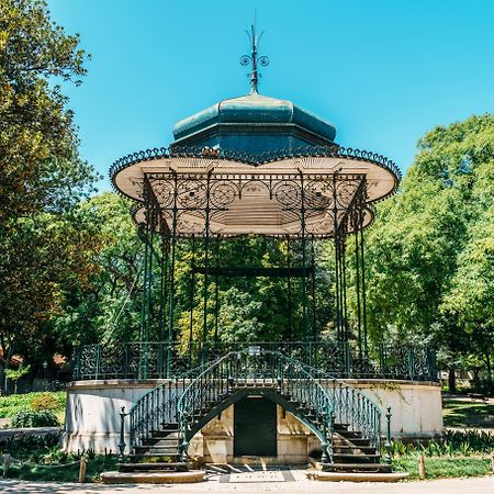 Apartamento Bem Localizado Para Familias & Amigos Apartment Lisbon Luaran gambar