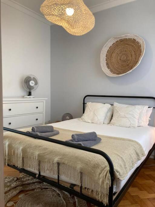 Apartamento Bem Localizado Para Familias & Amigos Apartment Lisbon Luaran gambar