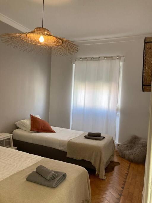 Apartamento Bem Localizado Para Familias & Amigos Apartment Lisbon Luaran gambar