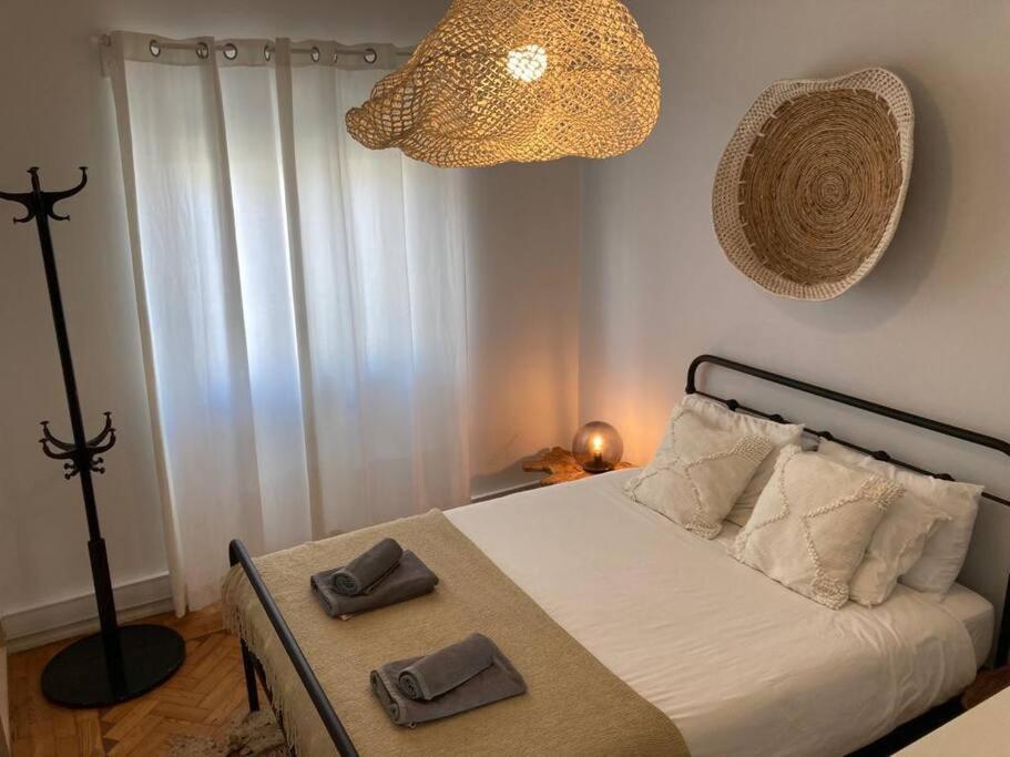 Apartamento Bem Localizado Para Familias & Amigos Apartment Lisbon Luaran gambar