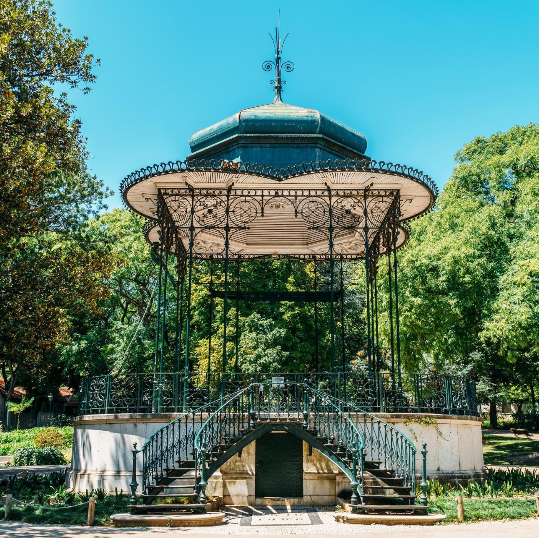 Apartamento Bem Localizado Para Familias & Amigos Apartment Lisbon Luaran gambar